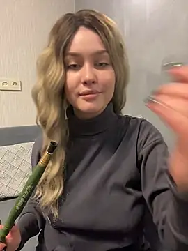 KikiWatson online show from December 15, 2024, 11:12 am