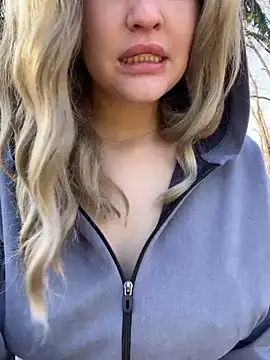 KikiWatson online show from December 20, 2024, 11:21 am