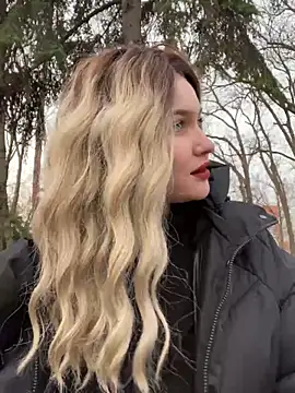 KikiWatson online show from December 21, 2024, 10:06 am