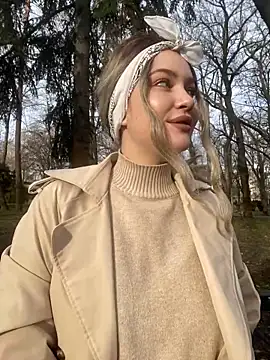 KikiWatson online show from December 23, 2024, 7:17 am