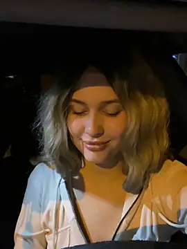 KikiWatson online show from December 27, 2024, 5:37 pm