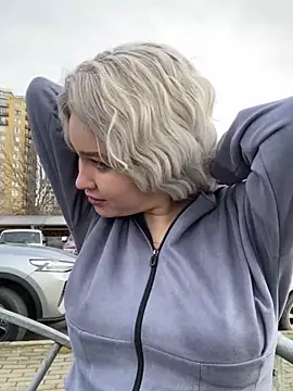 KikiWatson online show from January 8, 2025, 11:10 am