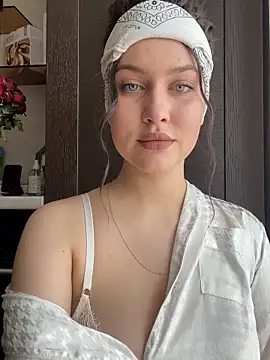 KikiWatson online show from March 1, 2025, 12:12 pm