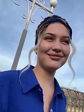 KikiWatson online show from March 16, 2025, 5:03 am