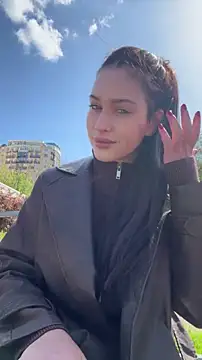 KikiWatson online show from April 23, 2026, 6:58 am