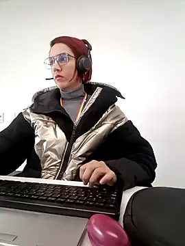 your red rose  online show from December 18, 2024, 1:45 pm