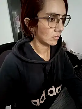 your red rose  online show from January 13, 2025, 10:35 pm