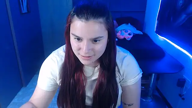 Snapshot of Nika_1_ chatting on January 14, 2025, 1:36 am Nika 1 online show from January 14, 2025, 1:36 am