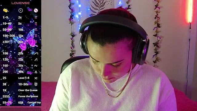 Snapshot of Nika_1_ chatting on February 6, 2025, 8:34 pm Nika 1 online show from February 6, 2025, 8:34 pm