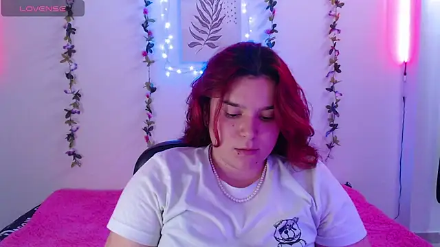 Snapshot of Nika_1_ chatting on February 8, 2025, 5:18 pm Nika 1 online show from February 8, 2025, 5:18 pm