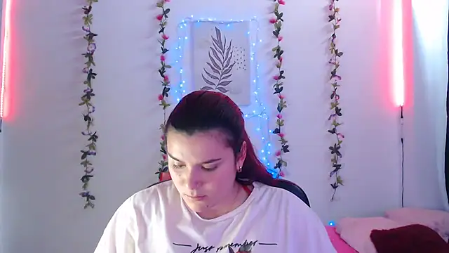 Snapshot of Nika_1_ chatting on February 15, 2025, 5:28 pm Nika 1 online show from February 15, 2025, 5:28 pm