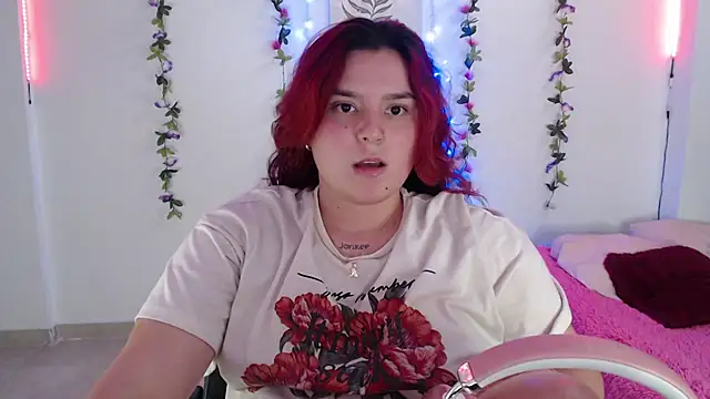 Snapshot of Nika_1_ chatting on February 15, 2025, 8:33 pm Nika 1 online show from February 15, 2025, 8:33 pm