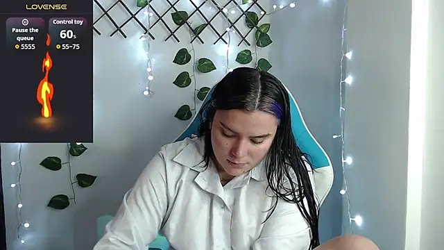 Snapshot of Nika_1_ chatting on February 15, 2026, 10:39 pm Nika 1 online show from February 15, 2026, 10:39 pm