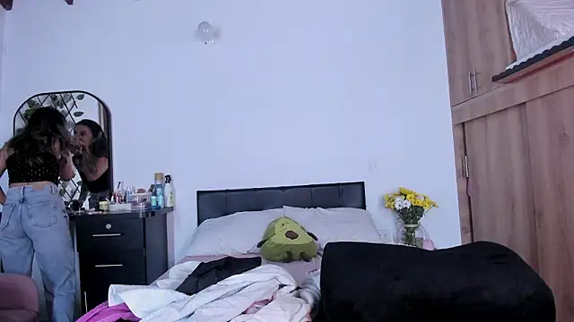 medussa13  online show from March 24, 2026, 1:05 pm