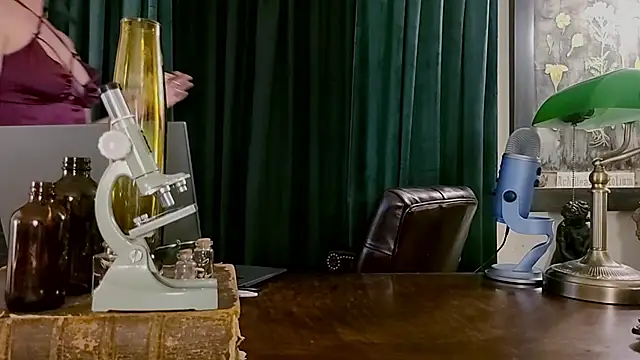 Snapshot of vesperjadex chatting on February 10, 2025, 2:52 am vesperjadex online show from February 10, 2025, 2:52 am