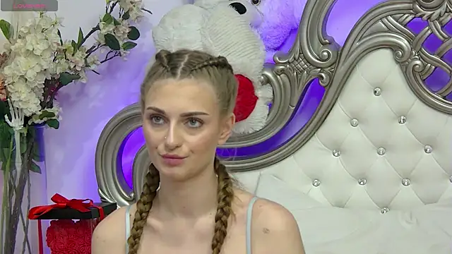 AdissonLane online show from April 21, 2026, 4:23 pm