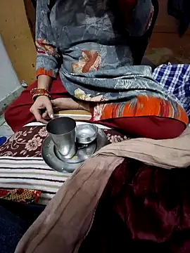 Snapshot of menakshiiikaur chatting on December 15, 2024, 2:41 am menakshiiikaur online show from December 15, 2024, 2:41 am