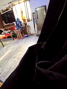 Snapshot of menakshiiikaur chatting on December 22, 2024, 9:00 am menakshiiikaur online show from December 22, 2024, 9:00 am