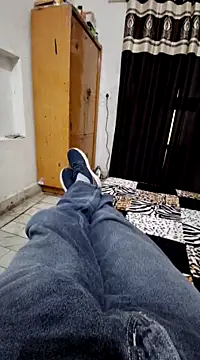 Snapshot of menakshiiikaur chatting on December 23, 2024, 7:49 am menakshiiikaur online show from December 23, 2024, 7:49 am