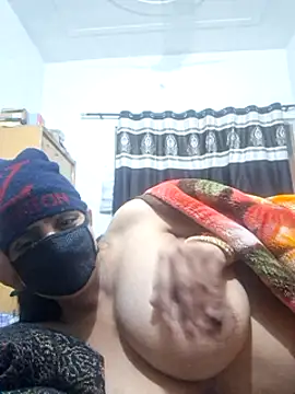 Snapshot of menakshiiikaur chatting on February 5, 2025, 6:04 pm menakshiiikaur online show from February 5, 2025, 6:04 pm