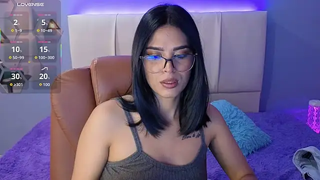 AlessiaVal  online show from September 11, 2025, 4:07 pm