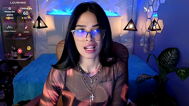 AlessiaVal  online show from November 10, 2025, 2:05 pm