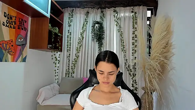 HannaRhodes online show from March 31, 2026, 2:39 pm