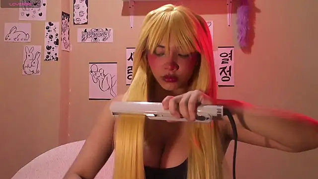 MadelineBenet online show from March 22, 2025, 11:20 pm