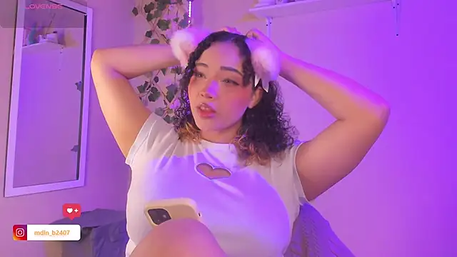 MadelineBenet online show from September 12, 2025, 2:00 am