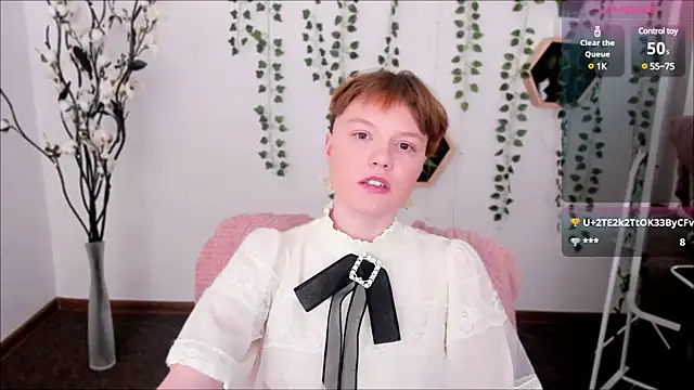 Snapshot of DreamyLuna chatting on January 19, 2025, 3:08 am DreamyLuna online show from January 19, 2025, 3:08 am