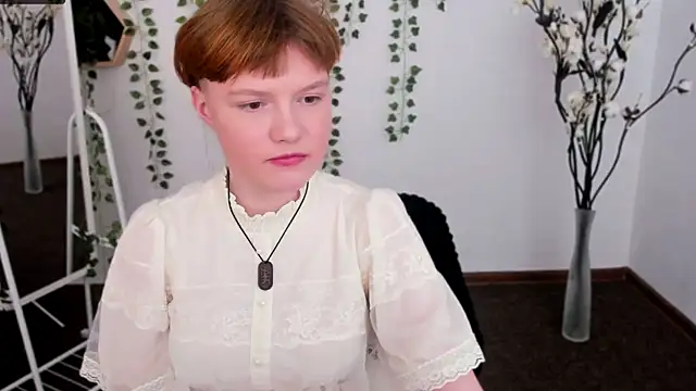 Snapshot of DreamyLuna chatting on January 23, 2025, 12:25 am DreamyLuna online show from January 23, 2025, 12:25 am