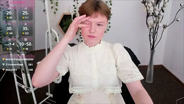 Snapshot of DreamyLuna chatting on January 23, 2025, 3:26 am DreamyLuna online show from January 23, 2025, 3:26 am