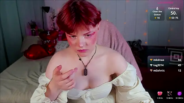 Snapshot of DreamyLuna chatting on February 5, 2025, 3:45 am DreamyLuna online show from February 5, 2025, 3:45 am