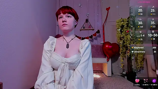 Snapshot of DreamyLuna chatting on February 10, 2025, 6:31 am DreamyLuna online show from February 10, 2025, 6:31 am