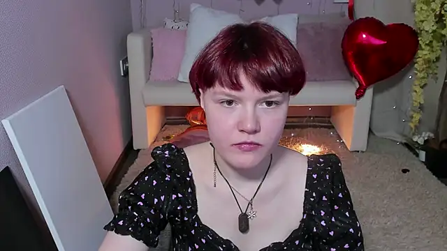 Snapshot of DreamyLuna chatting on February 13, 2025, 8:55 pm DreamyLuna online show from February 13, 2025, 8:55 pm