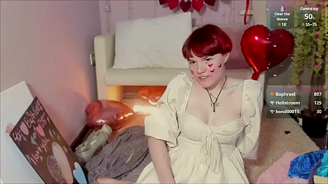 Snapshot of DreamyLuna chatting on February 14, 2025, 6:02 am DreamyLuna online show from February 14, 2025, 6:02 am