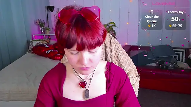 Snapshot of DreamyLuna chatting on February 16, 2025, 8:33 pm DreamyLuna online show from February 16, 2025, 8:33 pm