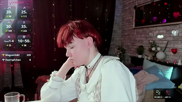 Snapshot of DreamyLuna chatting on March 6, 2025, 12:10 am DreamyLuna online show from March 6, 2025, 12:10 am