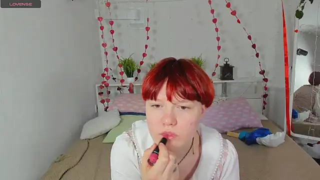 Snapshot of DreamyLuna chatting on March 7, 2025, 8:33 pm DreamyLuna online show from March 7, 2025, 8:33 pm