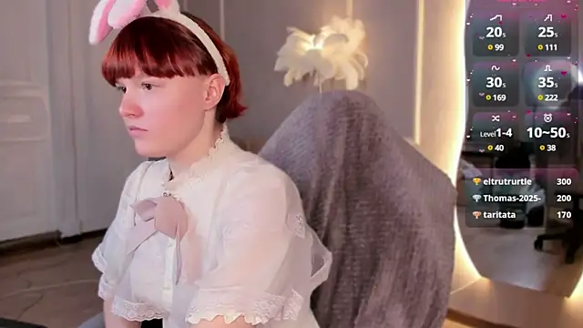 Snapshot of DreamyLuna chatting on March 23, 2025, 3:32 am DreamyLuna online show from March 23, 2025, 3:32 am