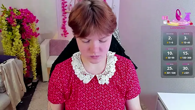 Snapshot of DreamyLuna chatting on September 25, 2025, 8:45 pm DreamyLuna online show from September 25, 2025, 8:45 pm