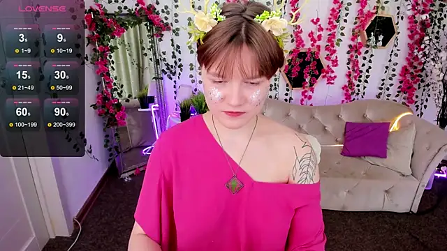 Snapshot of DreamyLuna chatting on December 2, 2025, 8:26 pm DreamyLuna online show from December 2, 2025, 8:26 pm