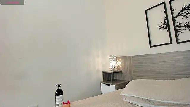 AmaraVelez online show from January 22, 2025, 3:40 pm