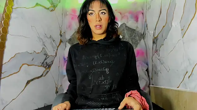 Isabella stanford2 online show from December 5, 2025, 1:42 pm