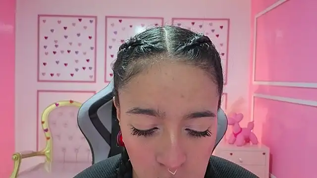 stephania t online show from September 27, 2025, 12:32 pm