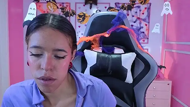 stephania t online show from October 27, 2025, 11:47 am