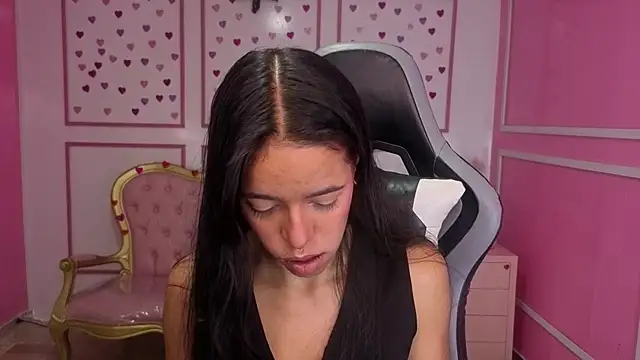 stephania t online show from November 10, 2025, 12:26 pm