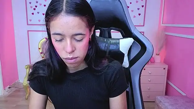 stephania t online show from December 20, 2025, 12:01 pm