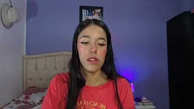 Snapshot of stephania_t chatting on May 26, 2026, 4:03 pm stephania t online show from May 26, 2026, 4:03 pm