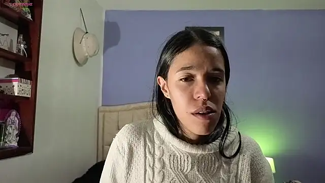 Snapshot of stephania_t chatting on June 10, 2026, 4:39 pm stephania t online show from June 10, 2026, 4:39 pm